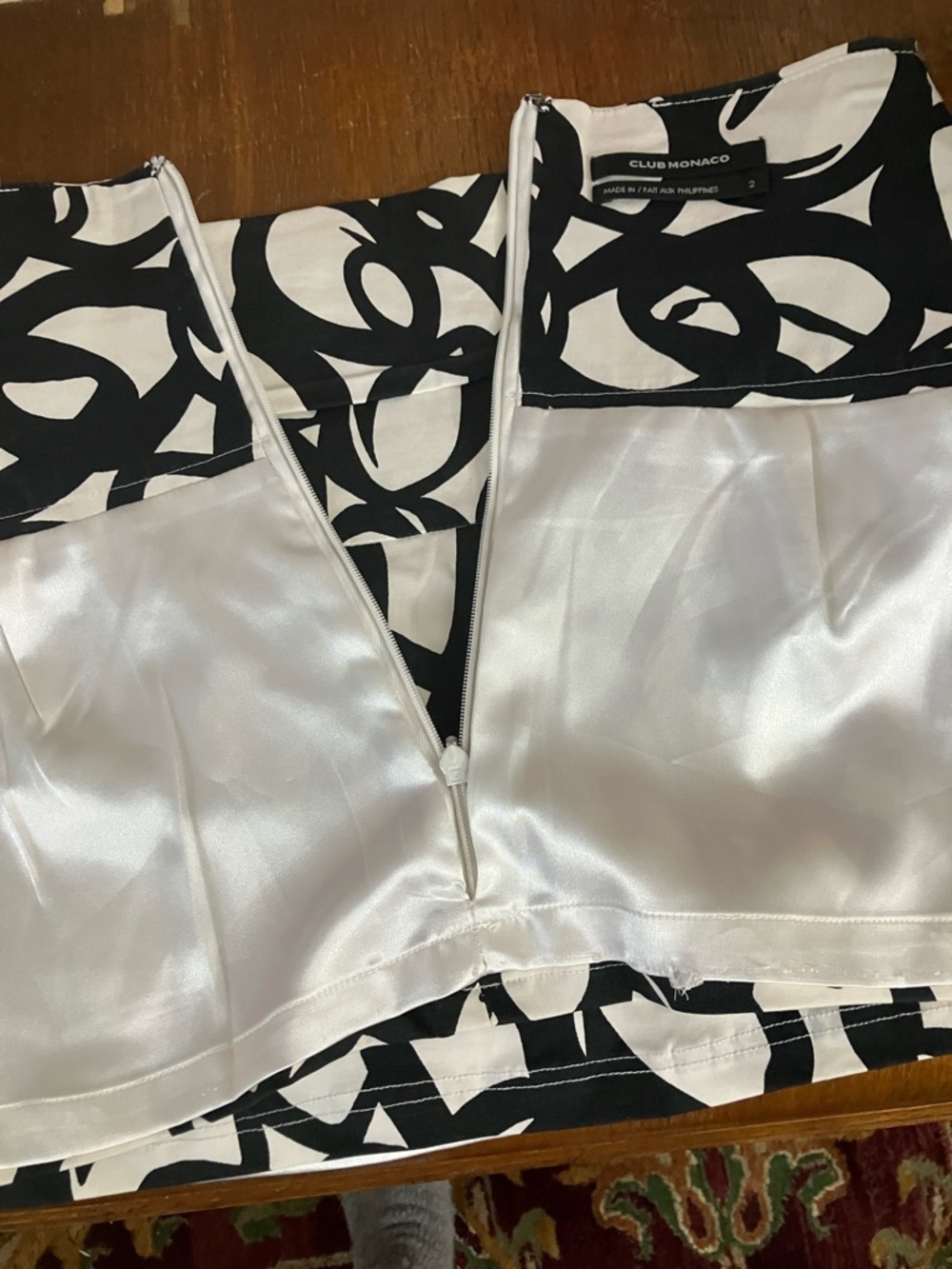 Club Monaco Black & White Abstract Mini Skirt - Picture 8 of 8
